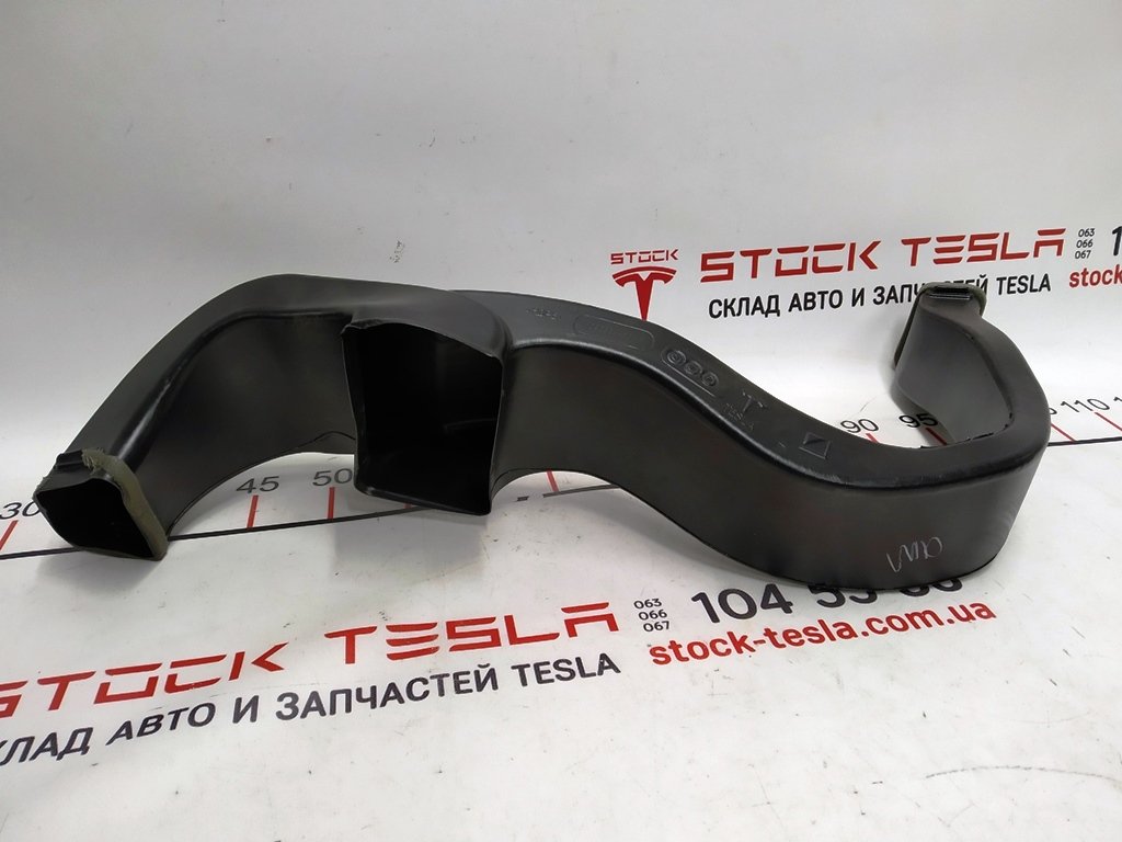 26 Trunk Air Duct Upper Right Tesla Model X 1090886-00-A